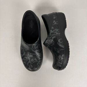 Women’s Crocs Size 6 Neria Pro II Graphic Slip Resistant Work shoe